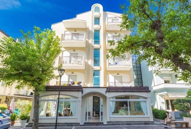 Hotel Ivana Misano Adriatico Exterior photo